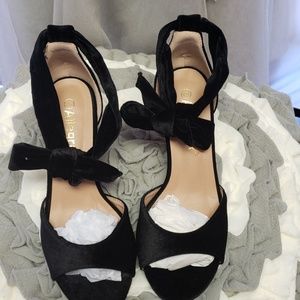 Shoes black